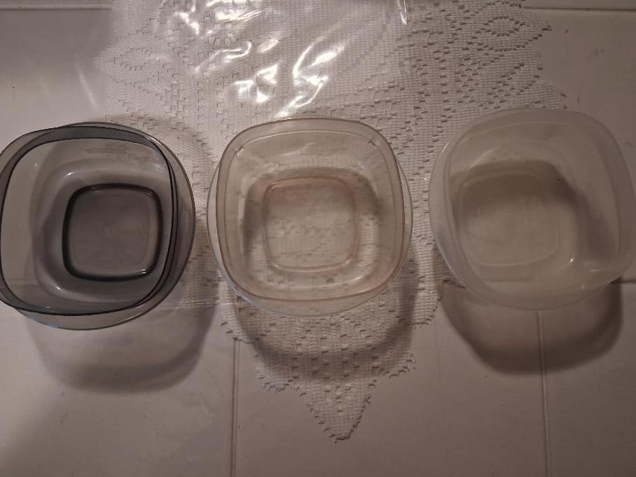Rubbermaid EasyFindLids Meal Prep Containers 5.1 Cup Red customer photo 1