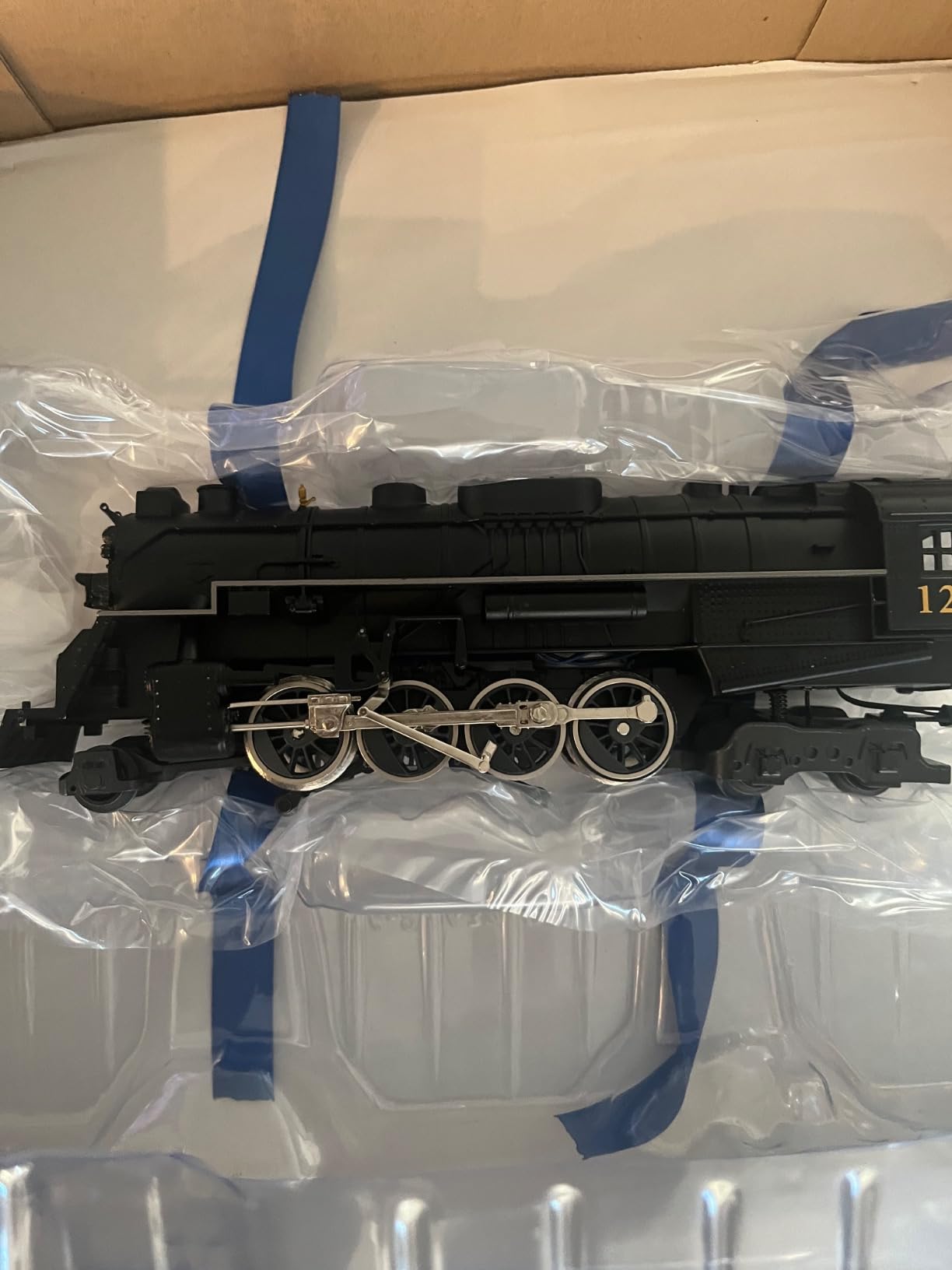 Lionel The Polar Express Electric O Gauge Bluetooth 5.0 Train Set customer photo 2