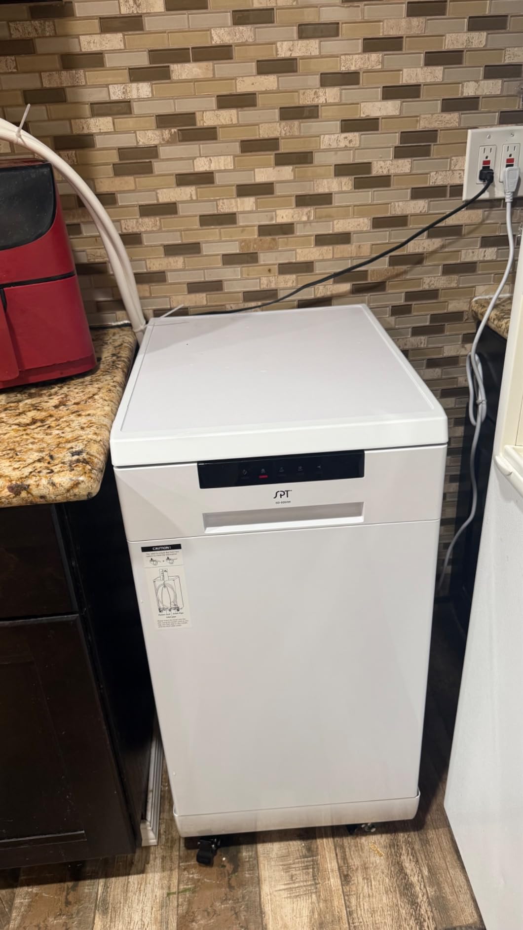 SPT SD-9263WA 18″ Wide Portable Dishwasher with ENERGY STAR, 6 Wash Programs, 8 Place Settings and Stainless Steel Tub – White customer photo 2