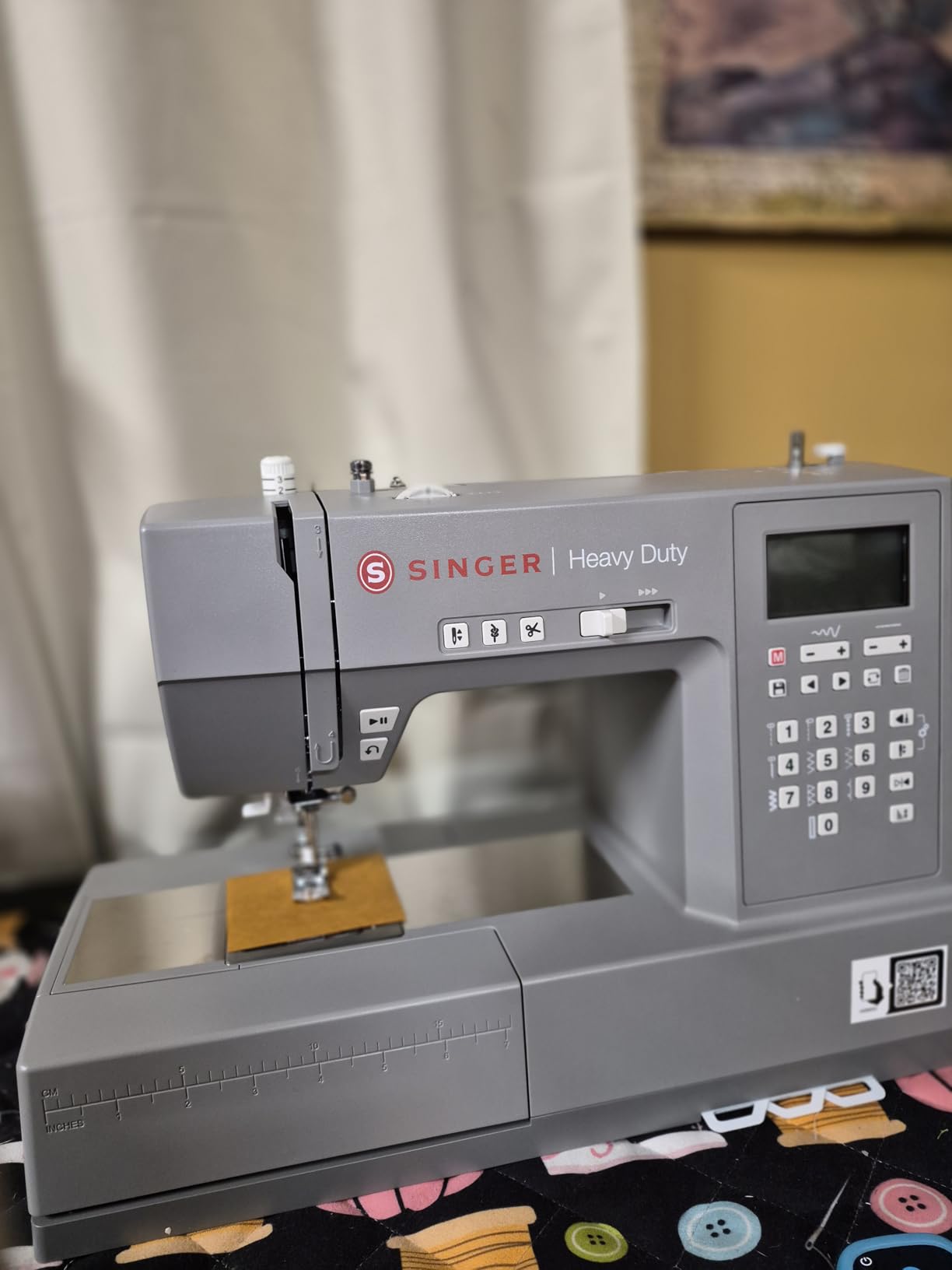 SINGER 6800C Heavy Duty Computerized Sewing Machine with Accessory Kit, 586 Stitch Applications, LCD Screen, Lettering Font, Mirror Imaging, Strong Motor, Metal Frame customer photo 1