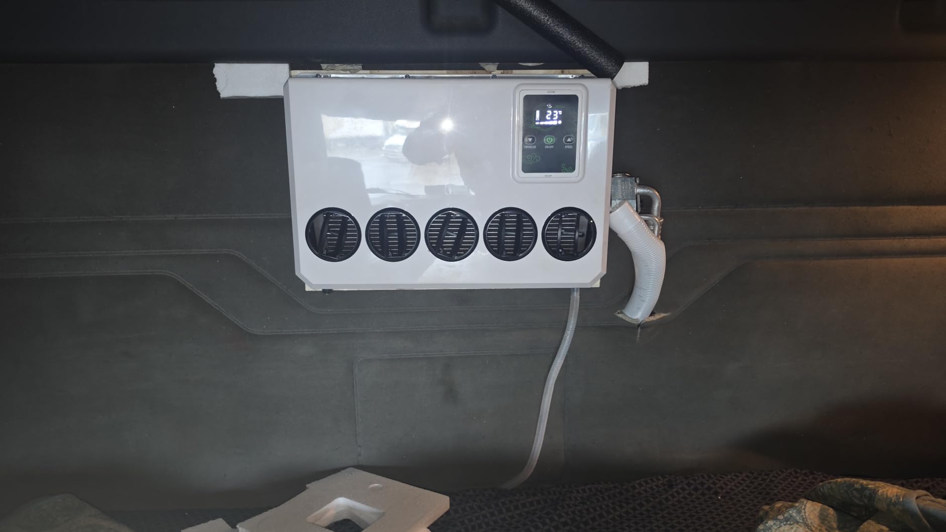 Treeligo Universal 12V DC Air Conditioner 12 Volt Mini Split AC Unit 12000 BTU 960W Fast Cooling System with Remote Control for Semi Truck RV Camper Van UTV Off-Road Vehicles customer photo 1