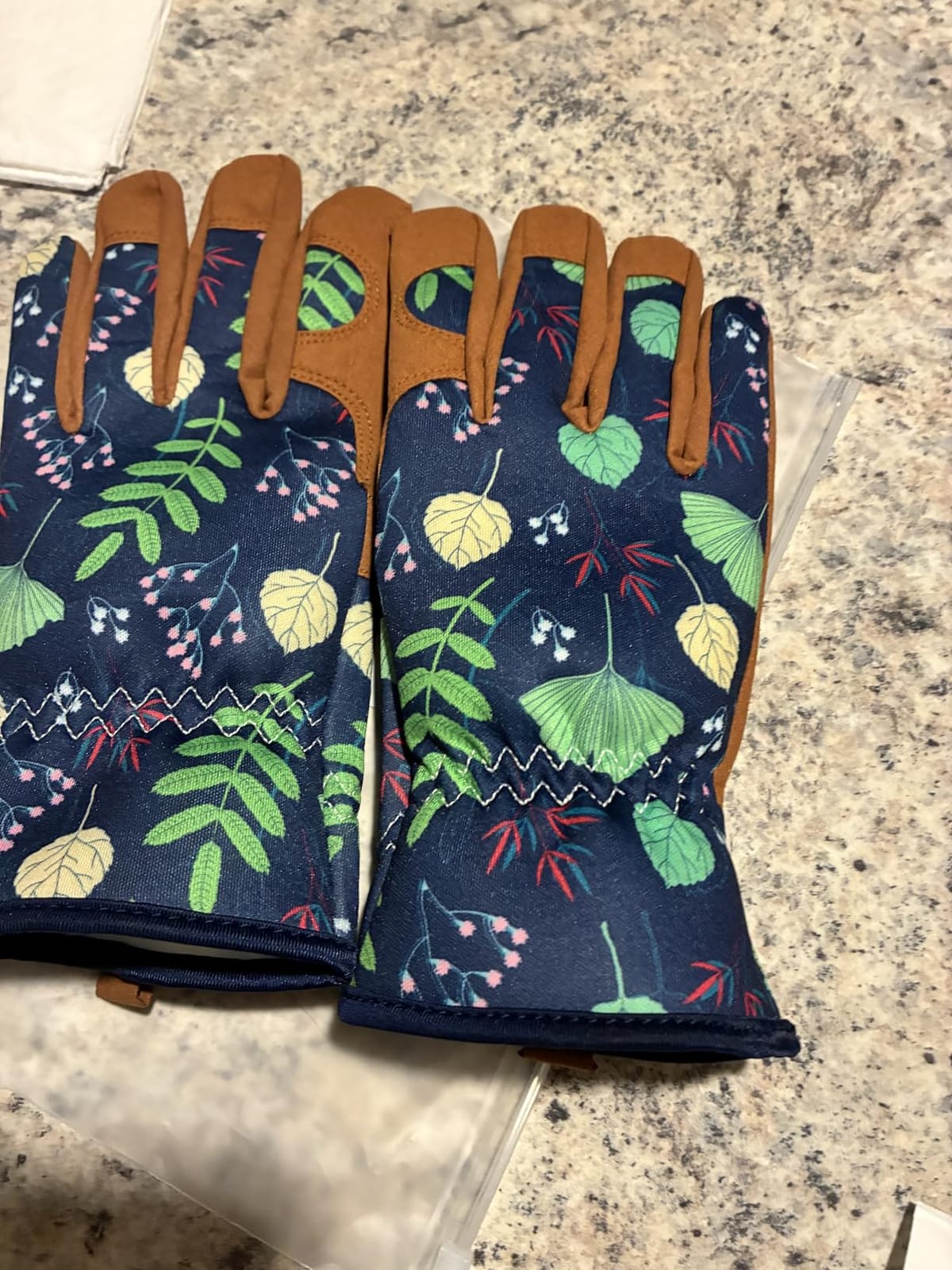 Bamllum Gardening Gloves for Women, Leather Garden Gloves customer photo 1