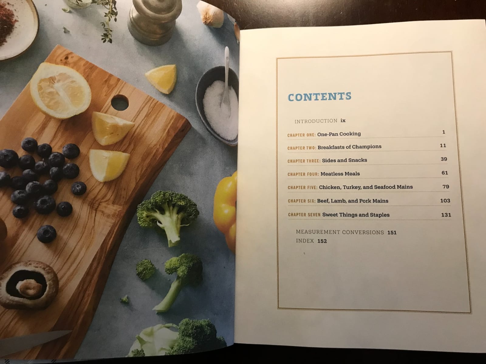 One-Pan Cookbook for Men: 100 Easy Single-Skillet Recipes to Step Up Your Cooking Game customer photo 1