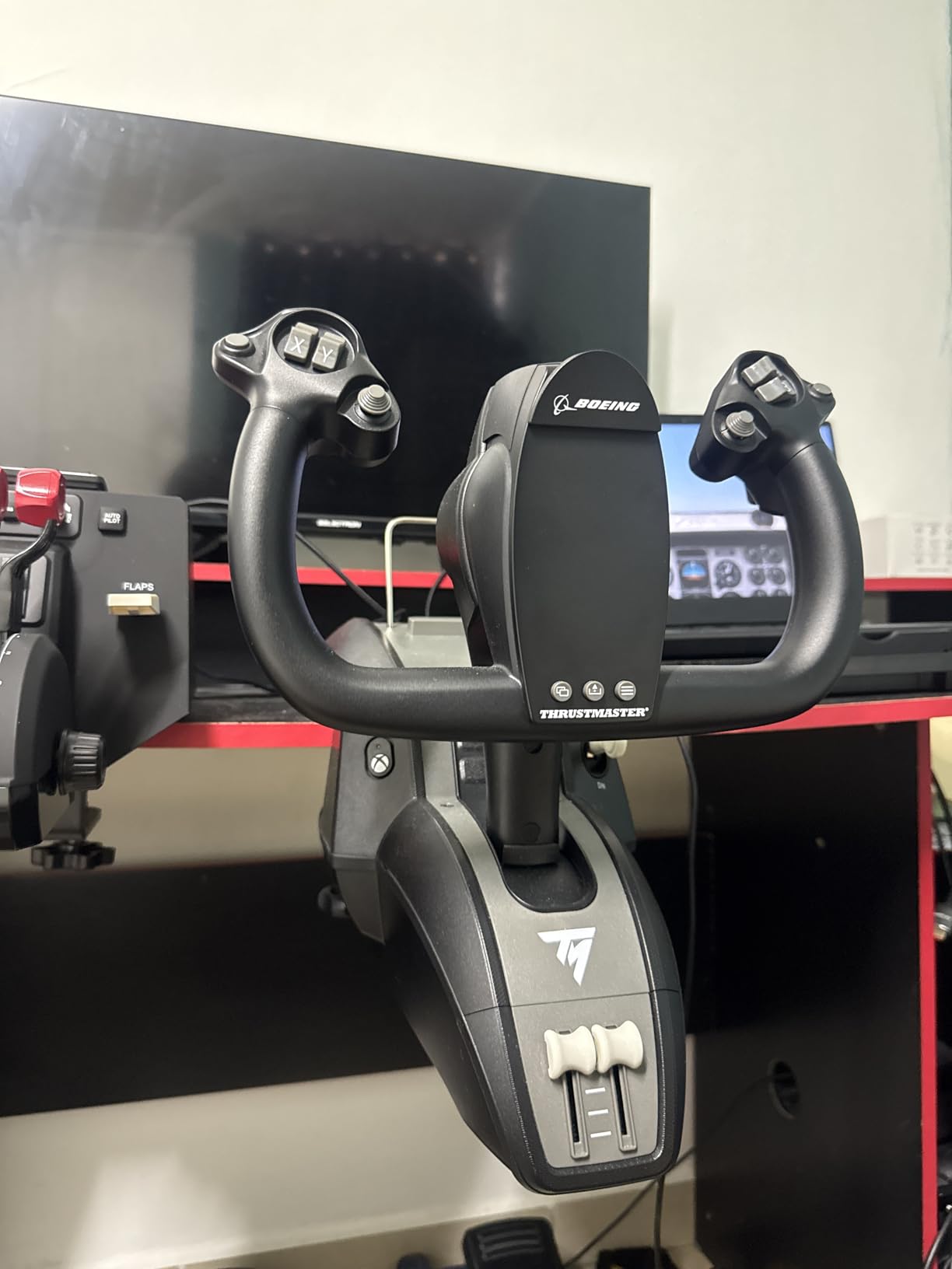 Thrustmaster TCA Yoke & Quadrant Boeing Edition Flight Pack - XBOX & PC customer photo 1