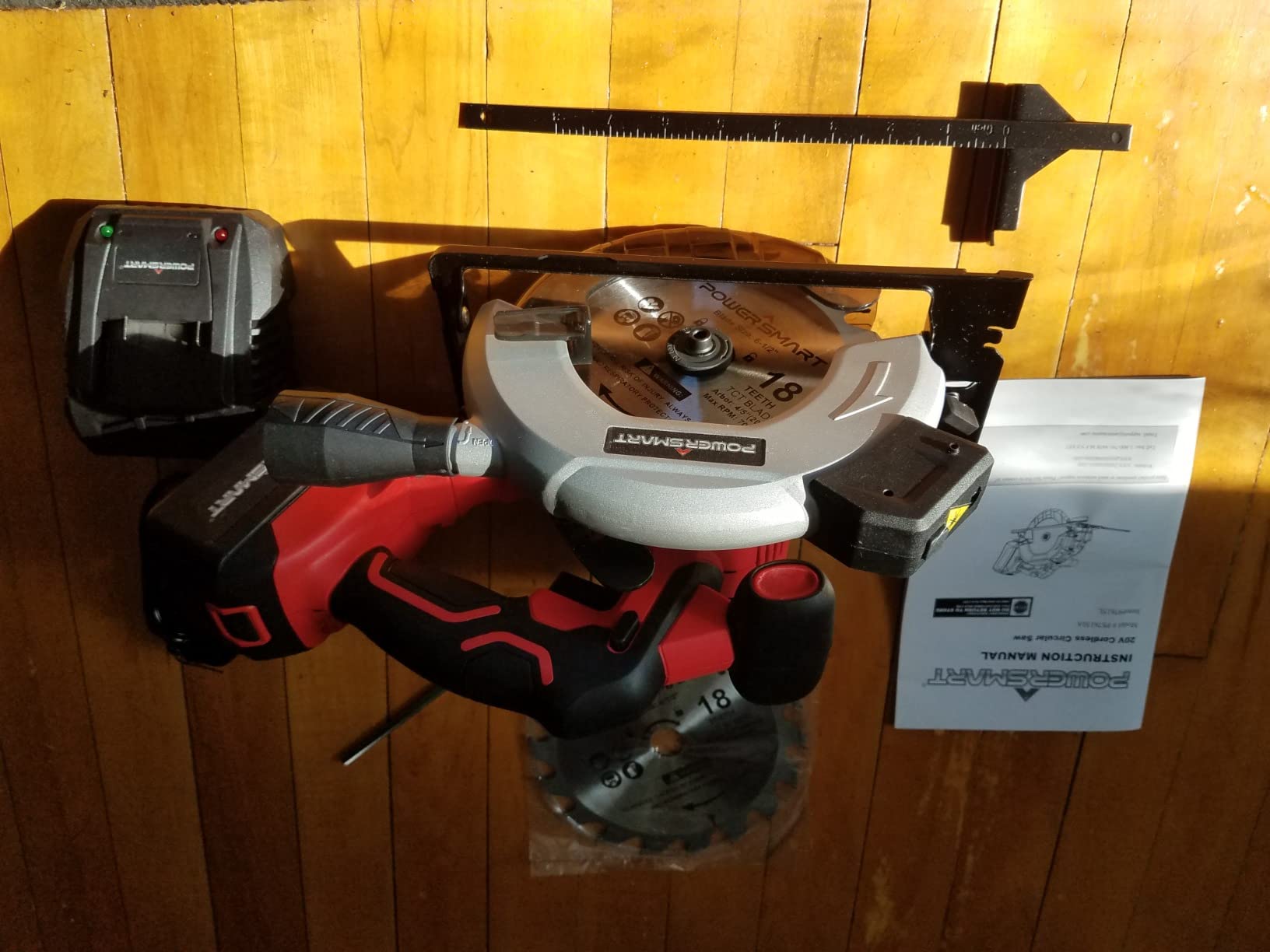 PowerSmart 20V 6-1/2 Inch Cordless Circular Saw with 4.0Ah Battery and Fast Charger, 4300 RPM, Laser & Parallel Guide, 2 Blades customer photo 1