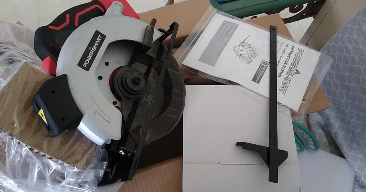 PowerSmart 20V 6-1/2 Inch Cordless Circular Saw with 4.0Ah Battery and Fast Charger, 4300 RPM, Laser & Parallel Guide, 2 Blades customer photo 2