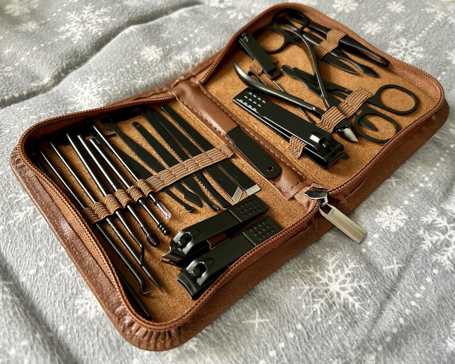 MINKINH Manicure Set Nail Clippers Set Pedicure Kit, 26-Piece Brown customer photo 1