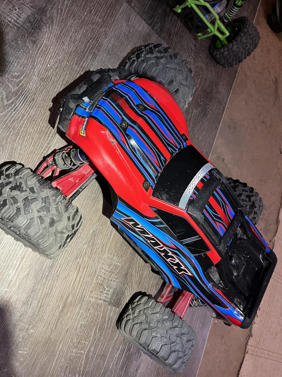 Traxxas Maxx Extreme 4s Brushless 4X4 Monster Truck (Red) customer photo 1
