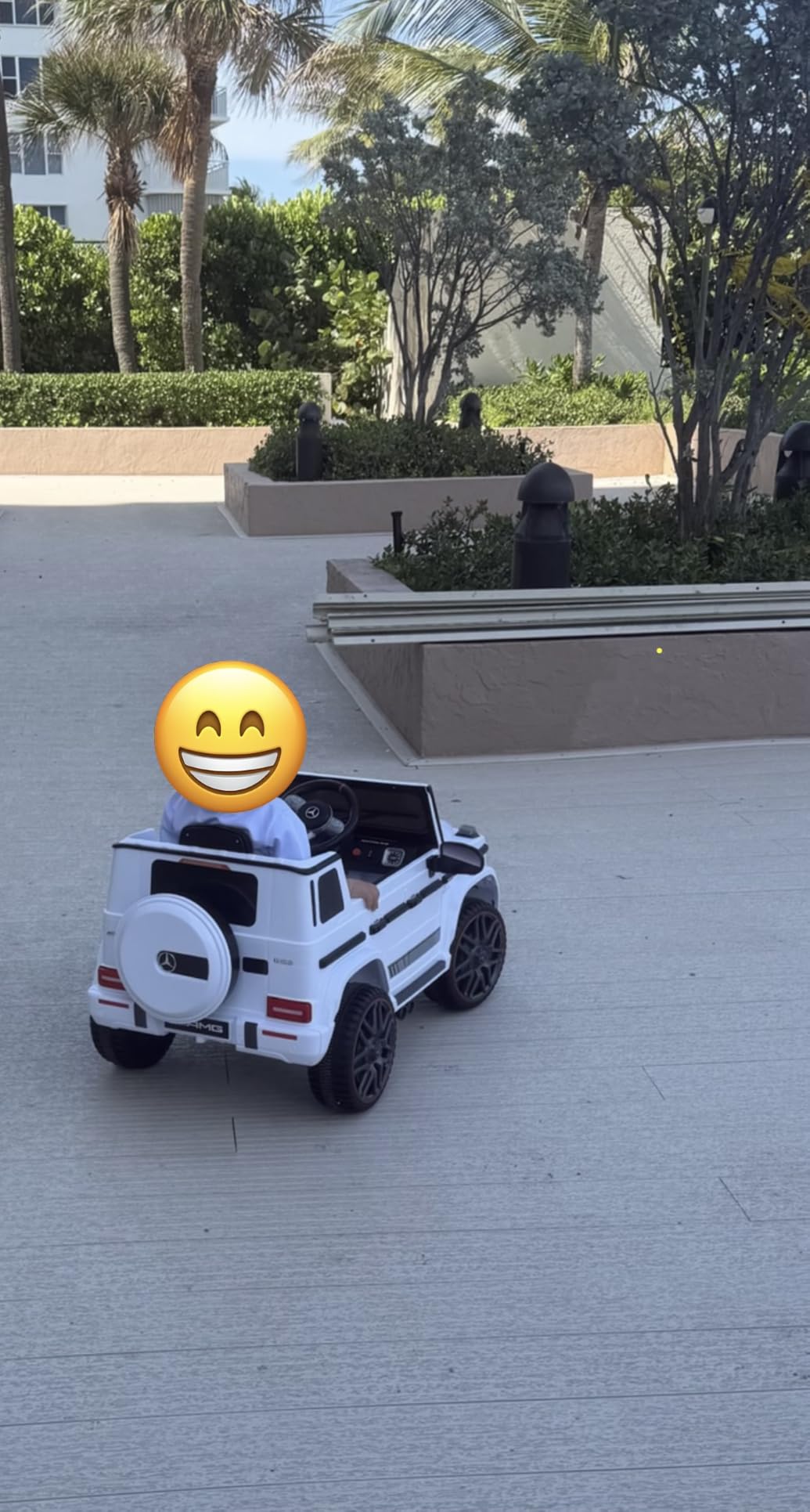 ANPABO 12V 7AH Licensed Mercedes-Benz G63 Electric Car for Kids, White customer photo 2
