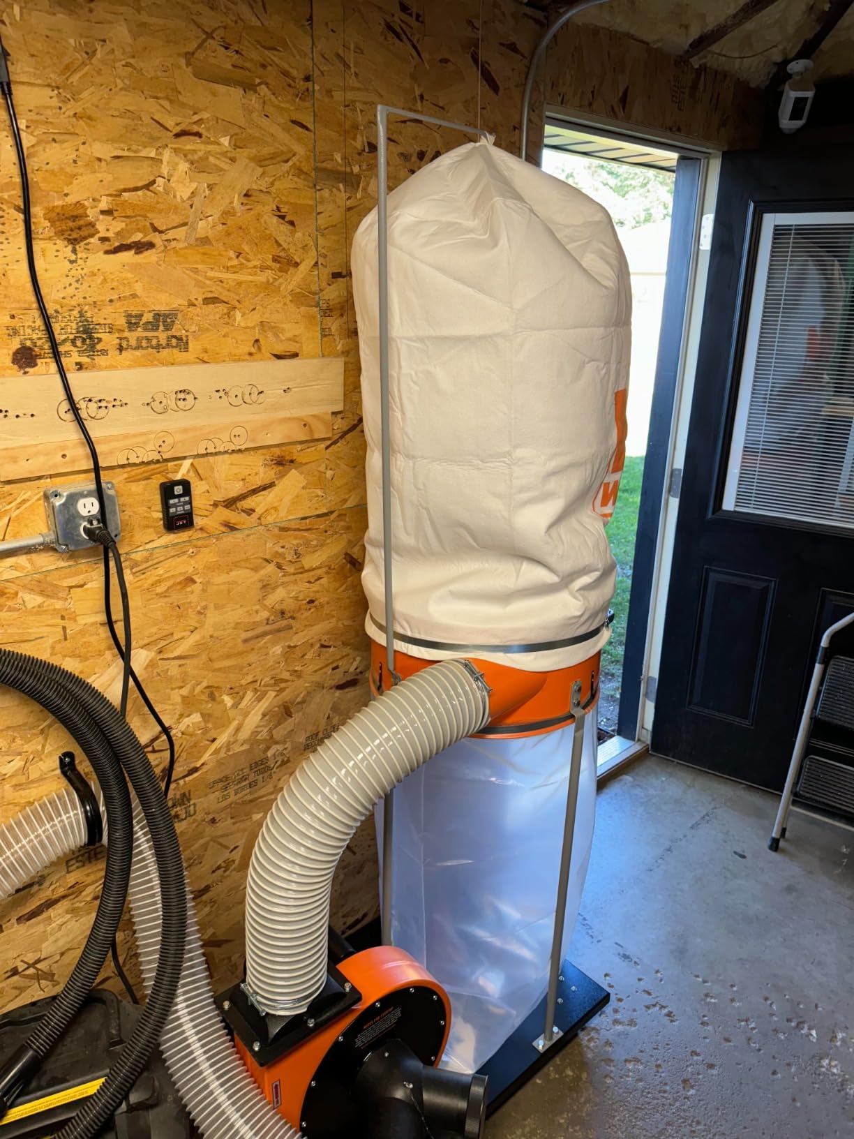 WEN DC1300 1,300 CFM 14-Amp 5-Micron Woodworking Dust Collector with 50-Gallon Collection Bag and Mobile Base , Black customer photo 1