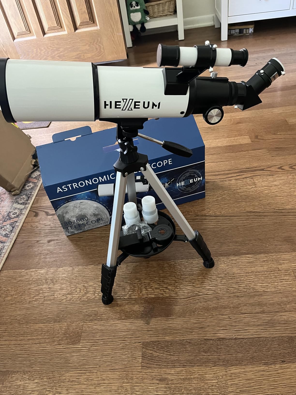 Koolpte Telescope for Adults & Beginner Astronomers - 80mm Aperture 600mm Fully Multi-Coated High Transmission Coatings with AZ Mount Tripod Phone Adapter, Carrying Bag, Wireless Control. | High-power 80mm AZ refractor for adults and beginners, with Barlow lens, phone adapter, wireless remote and carry bag. customer photo 1