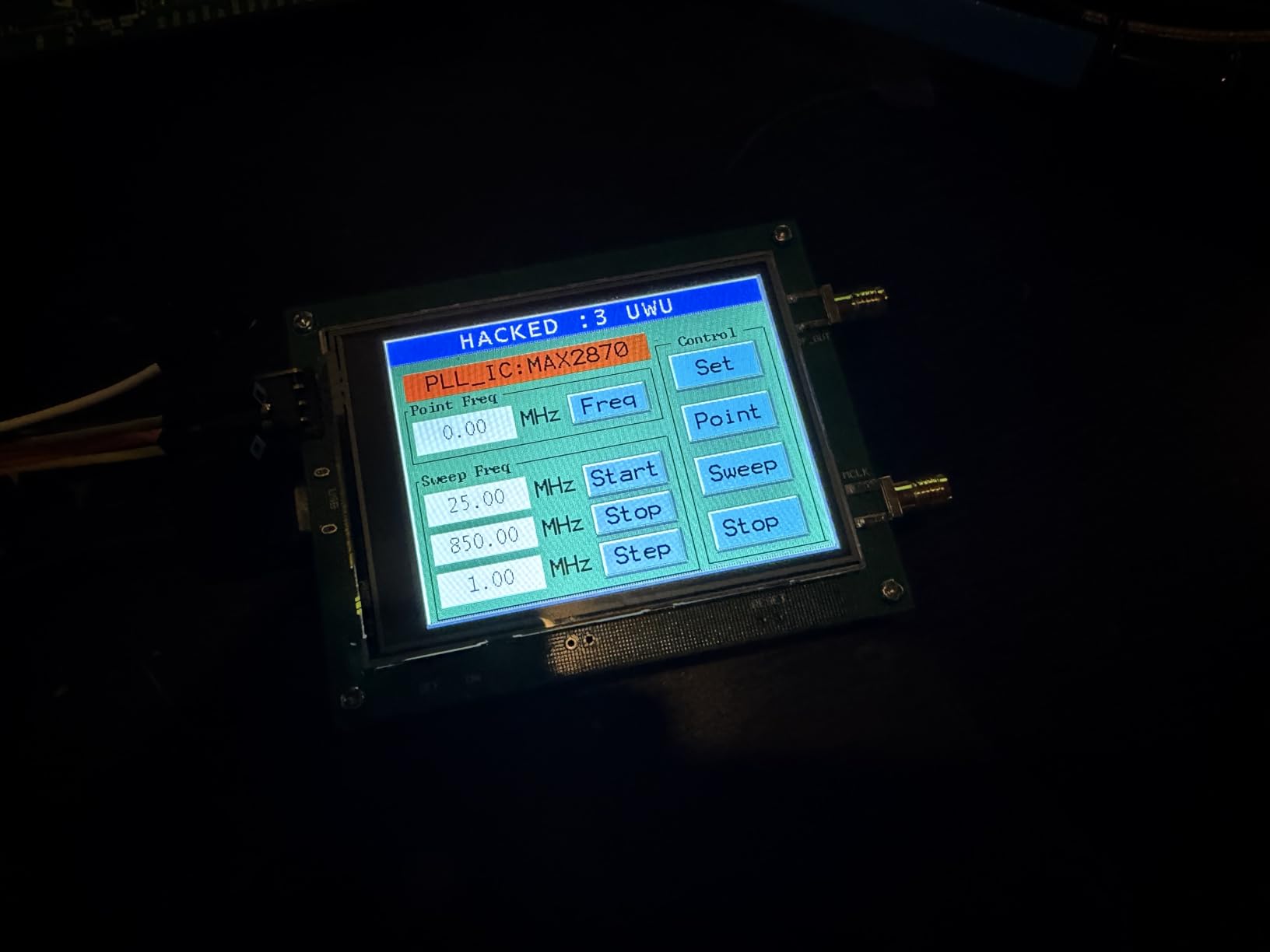 Upgraded MAX2870 Rf Signal Generator Source 23~6000Mhz High Precision Frequency 2.8 inch Touching Screen Single Point Sweep Mode Data Cable SMA Female Counter-Control Noise Source customer photo 2