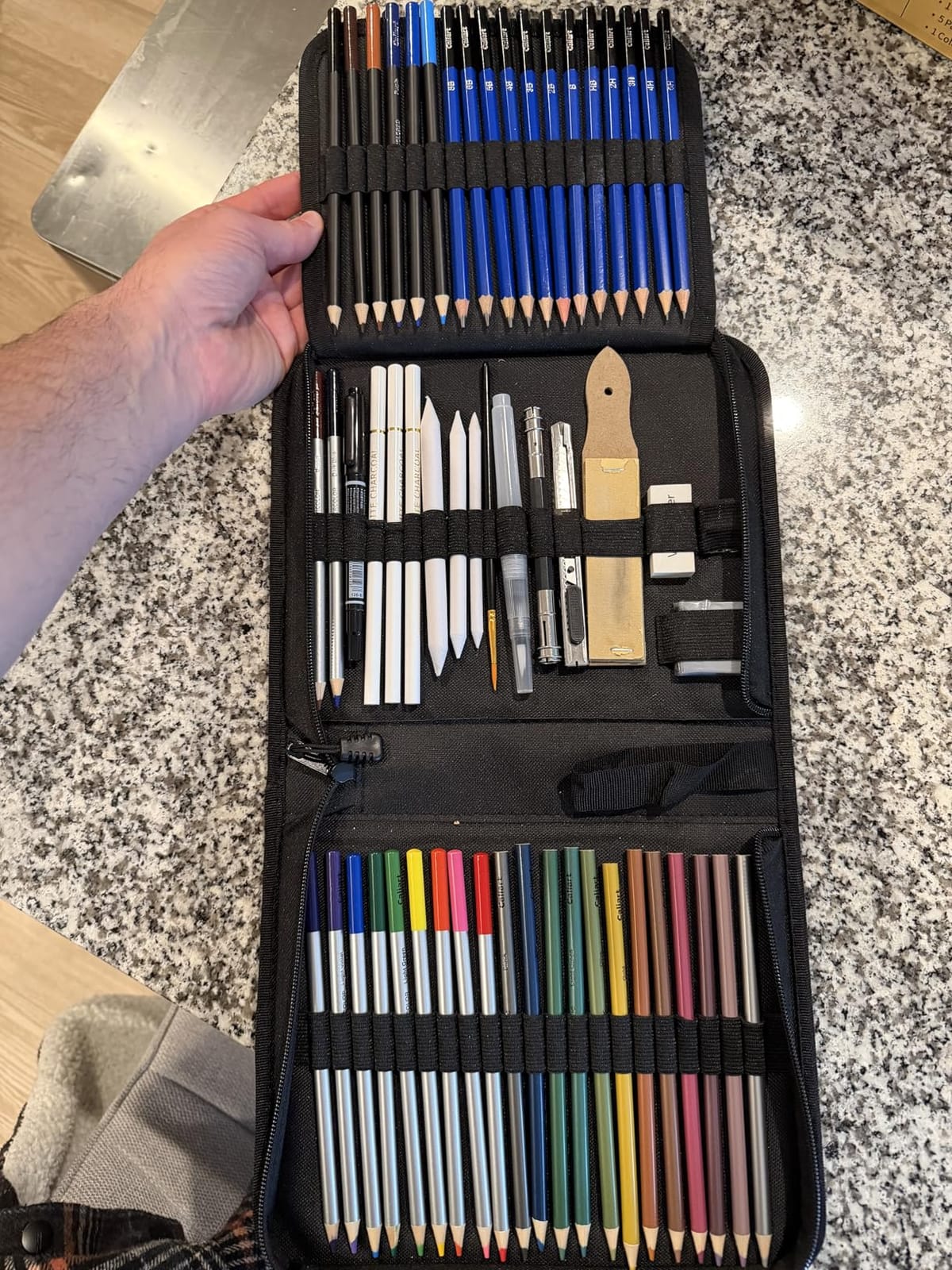 Caliart 176PCS Art Supplies Sketching Kit, 100 Sheets 3-Color Sketch Book customer photo 1