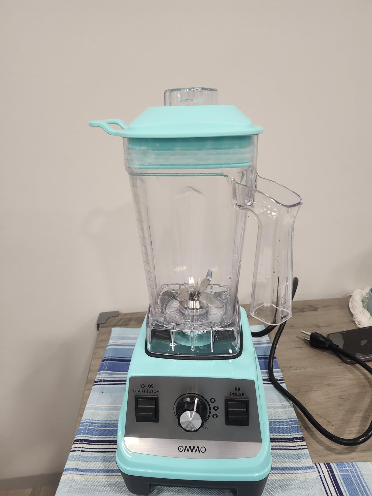 OMMO Blender 1800W, High Speed Countertop Blender with 60oz BPA-Free Jar customer photo 2