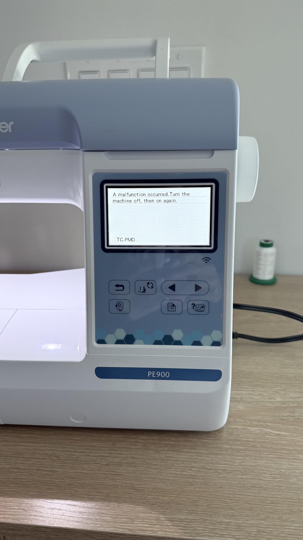 Brother PE900 Embroidery Machine, 5 x 7