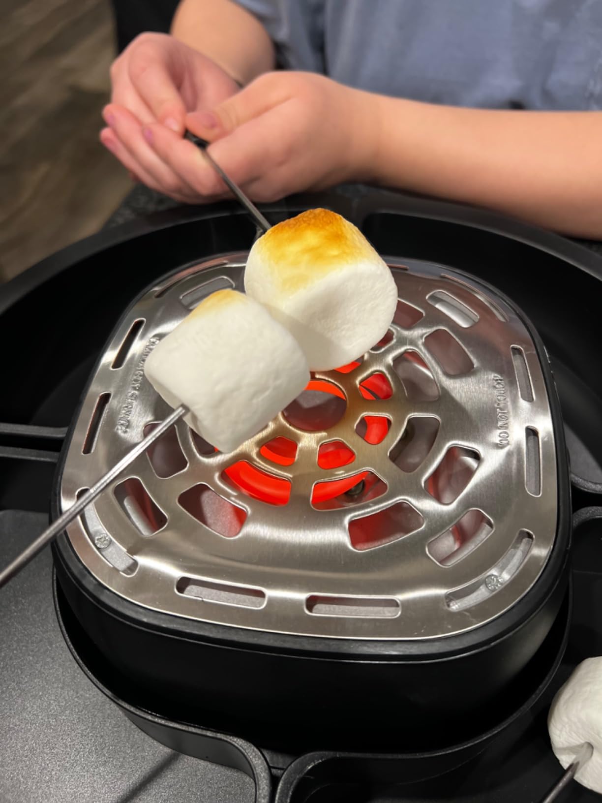 Kusini Smores Maker Tabletop Indoor - Flameless Electric Marshmallow Roaster – 4 Detachable Trays & 4 Roasting Forks – Gift Set & Date Night Idea. Movie Night Supplies & Housewarming Gift customer photo 2