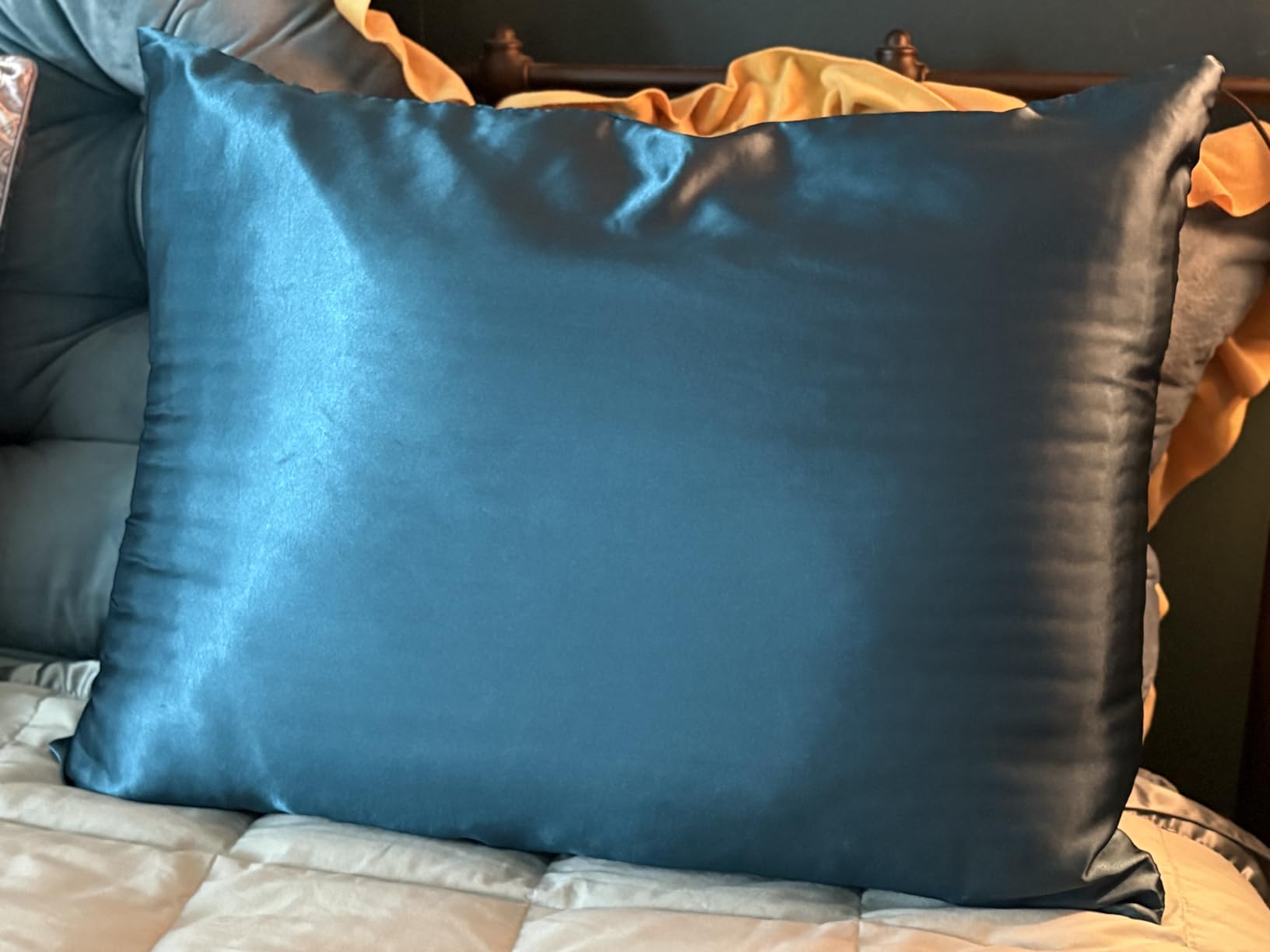 Bedsure Satin Pillowcase with Zipper, Similar to Silk Pillow Cases 2 Pack, Beige Standard Size Satin Pillow Case, Silky & Soft Pillow Covers, Valentines Day Gifts for Women Men, 20x26 Inches customer photo 1