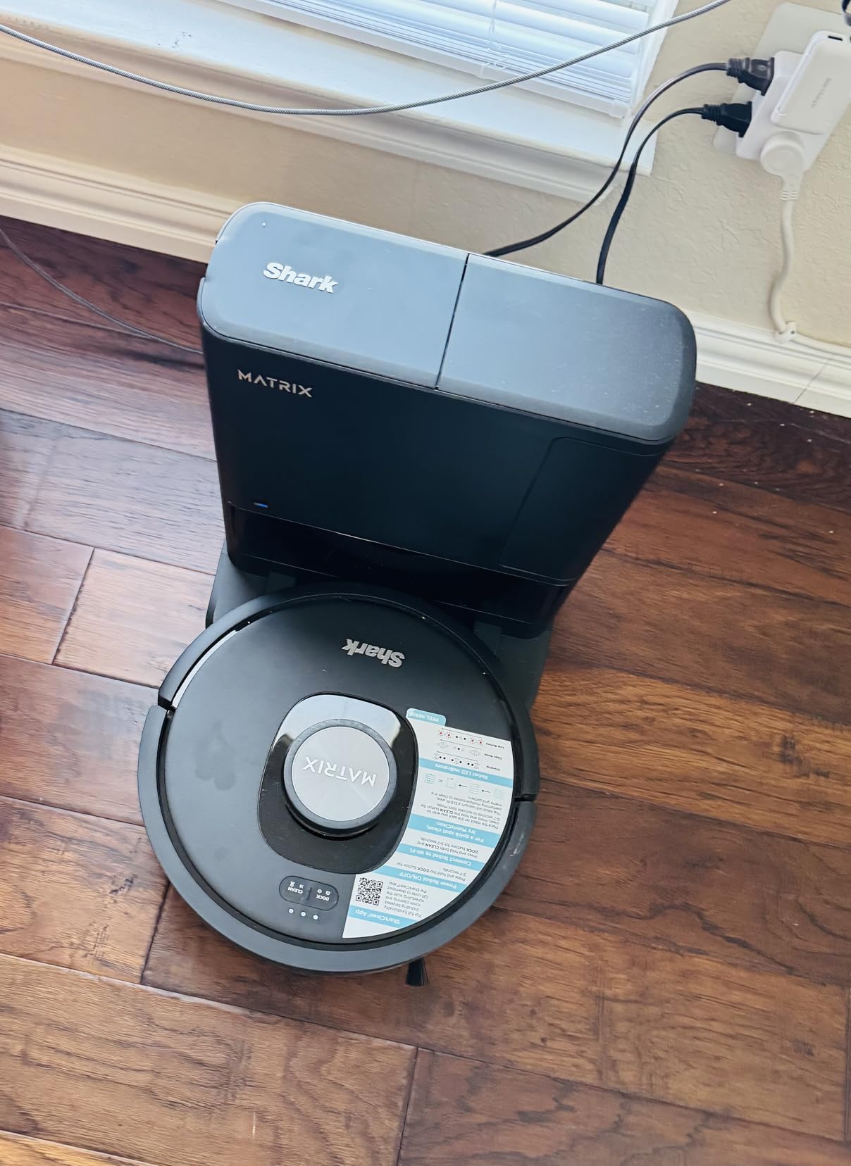 Shark Matrix Self-Emptying Robot Vacuum, Black, RV2310AE customer photo 2