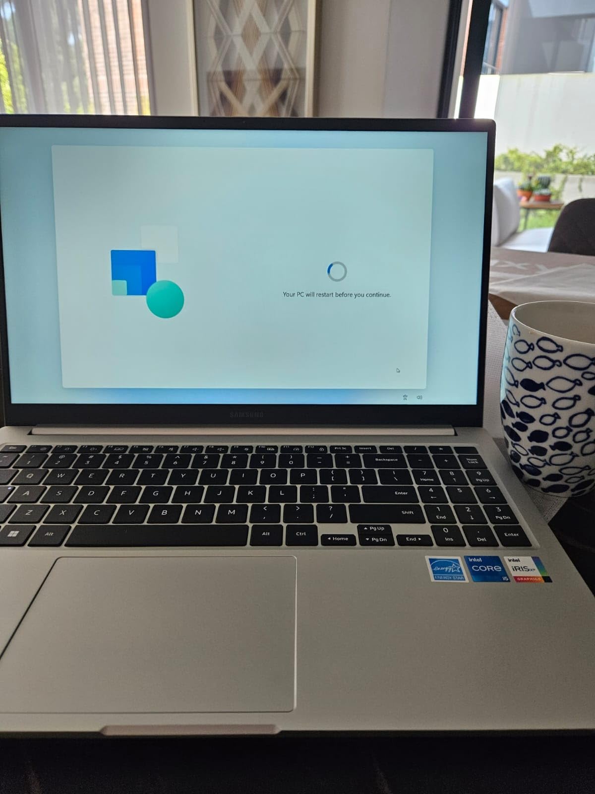 SAMSUNG 15.6