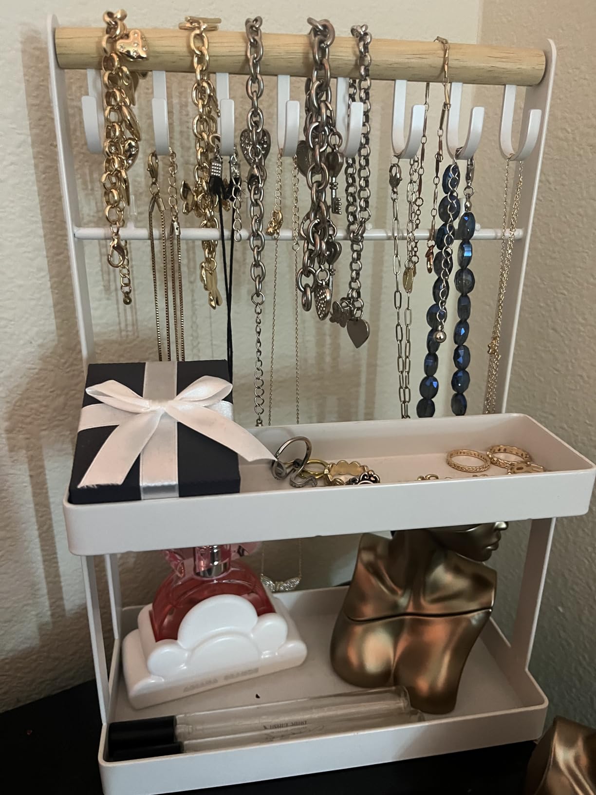 Lolalet 4-Tier Jewelry Organizer Stand with 12 Hooks, Necklace Bracelet Ring & Sunglasses Holder, Cute Metal Jewelry Storage Rack for Vanity, Dresser or Entryway, No Assembly -White customer photo 1