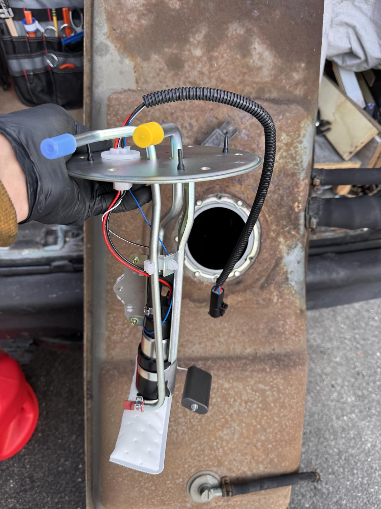 Fuel Pump Compatible with 1997-2003 Ford E-150 E-250 E-350 Econoline Club Wagon E-450 Econoline Super Duty, Gas, Replace# 886-1028 E2206S customer photo 2