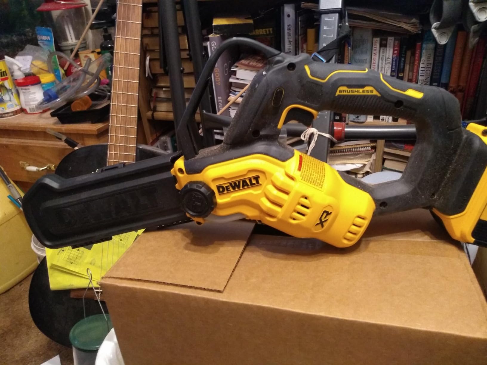 Dewalt Chainsaw Pruning CRDLS 20V 8IN DCCS623B customer photo 1