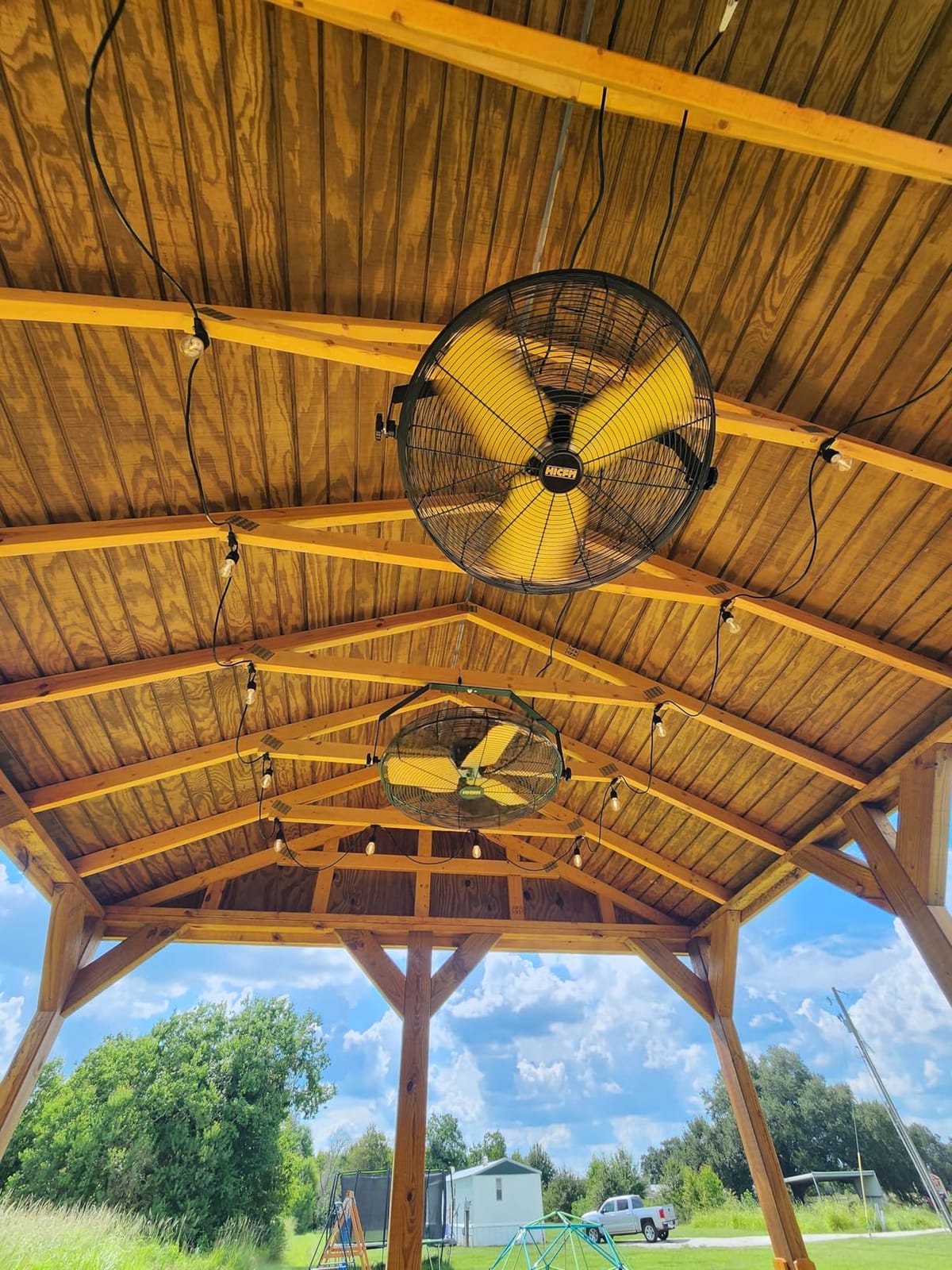 HiCFM 30 inch Misting Outdoor Oscillation Weatherproof Wall Mounted Fan customer photo 2