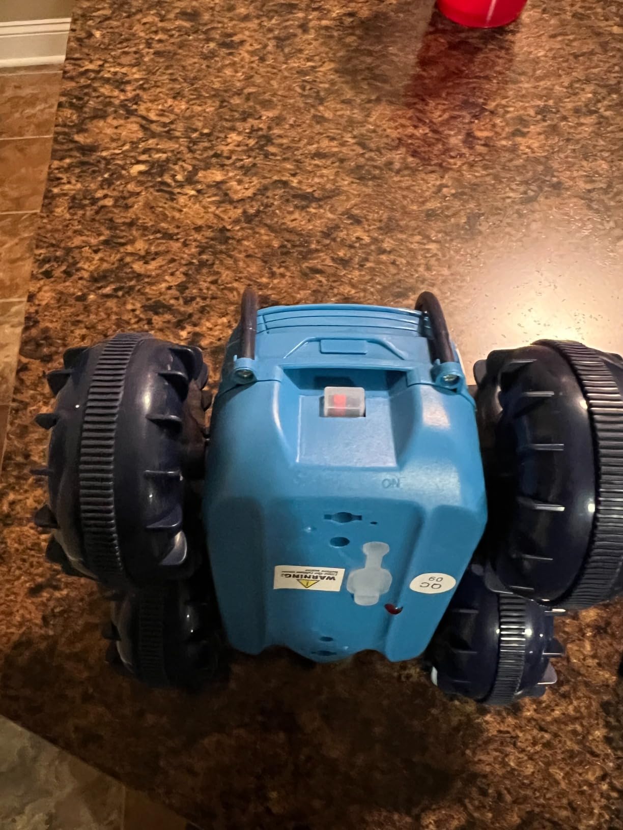 MaxTronic Amphibious Remote Control Car,Rechargeable RC Cars Toy 360° Flips Rotation Stunt Crawler 15KM/H 4WD All Terrain Outdoor Indoor Toy for Kids Boys Girls 3-12 customer photo 2