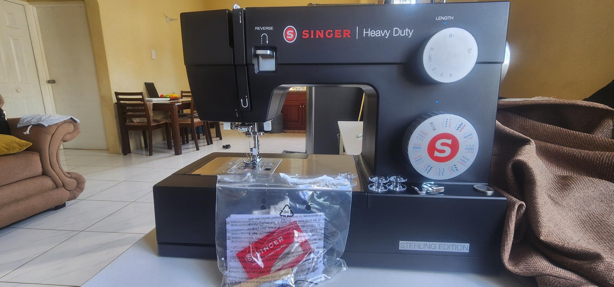 SINGER 4432 High Speed Heavy Duty Sewing Machine with Accessory Kit, 32 Built-in Stitches, 50% More Power for Thick Fabrics, 1100 Stitches/Min, Metal Frame, 1-Step Buttonhole customer photo 1