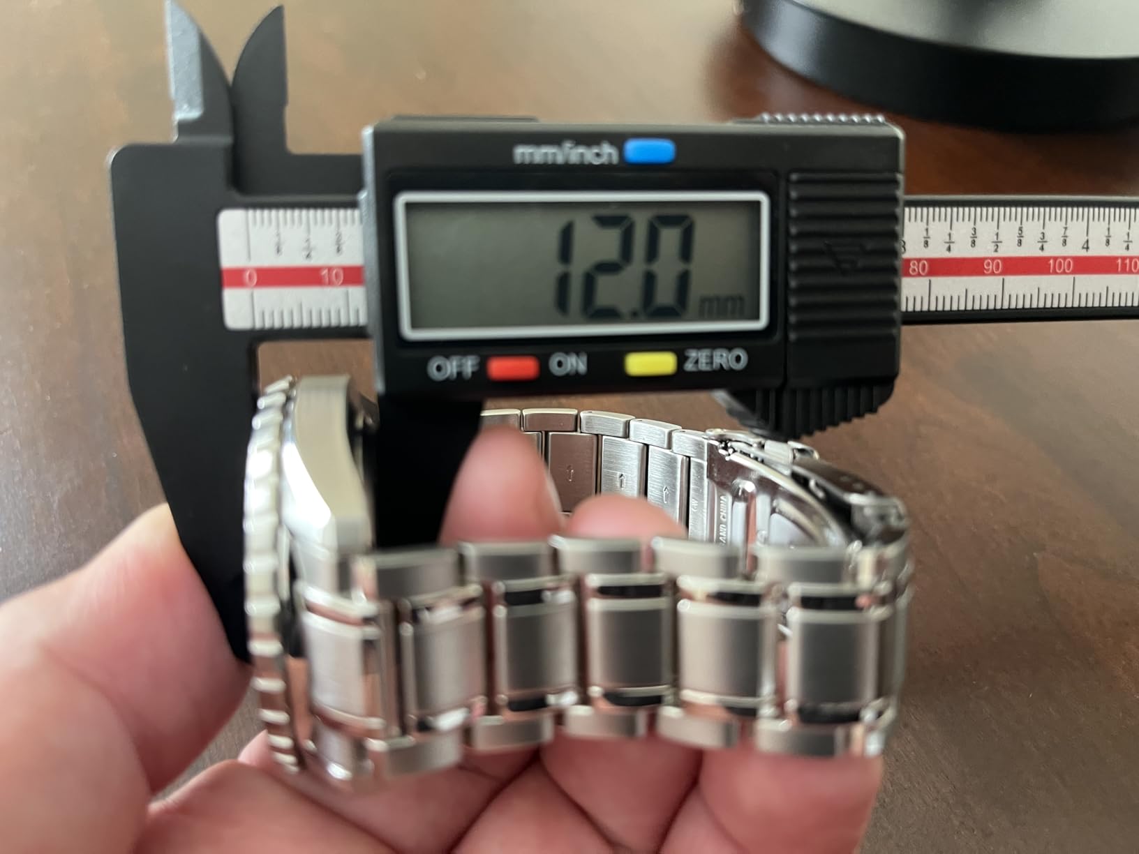 Digital Caliper, Esydon Upgraded Calipers 6 inch, Measuring Tool, Electronic Ruler, with Large LCD Screen, Auto-Off Feature, Inch and Millimeter Conversion, Plastic Case, Perfect for Household, DIY customer photo 2