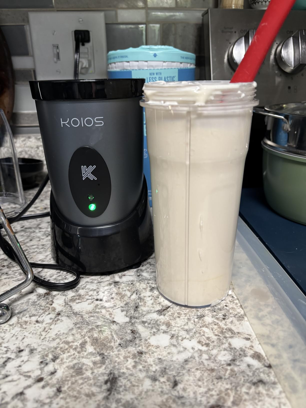 KOIOS Smoothie Blender Kitchen, 900W Personal Blenders with 3 To-Go Cups | (2) 23oz & 16oz Cups, Blend Smoothies Shakes Juices Frozen Drinks, Dishwasher Safe Part, Twist-Lock, 14Pcs, Recipe, Grey Blue customer photo 2