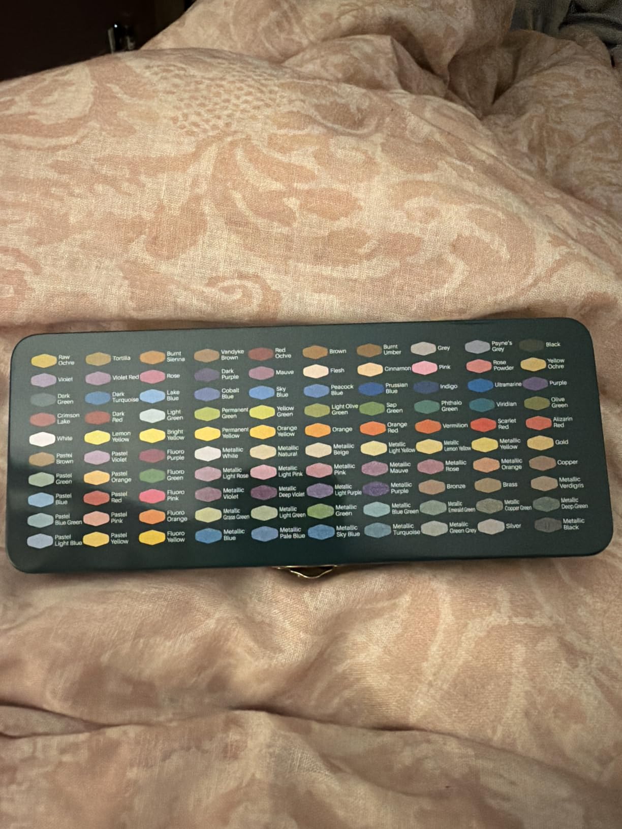 Artecho 100 Colors Watercolor Paint Set with Metallics, Portable Tin Case customer photo 1