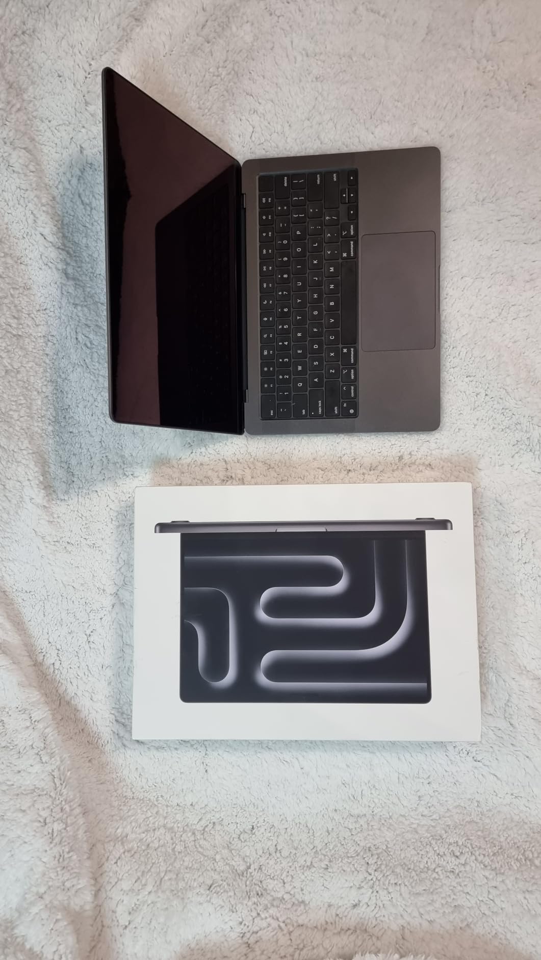 Apple 2023 MacBook Pro Laptop M3 Pro chip with 11‑core CPU, 14‑core GPU: Built for Apple Intelligence, 14.2-inch Liquid Retina XDR Display, 18GB Unified Memory, 512GB SSD Storage; Silver customer photo 2