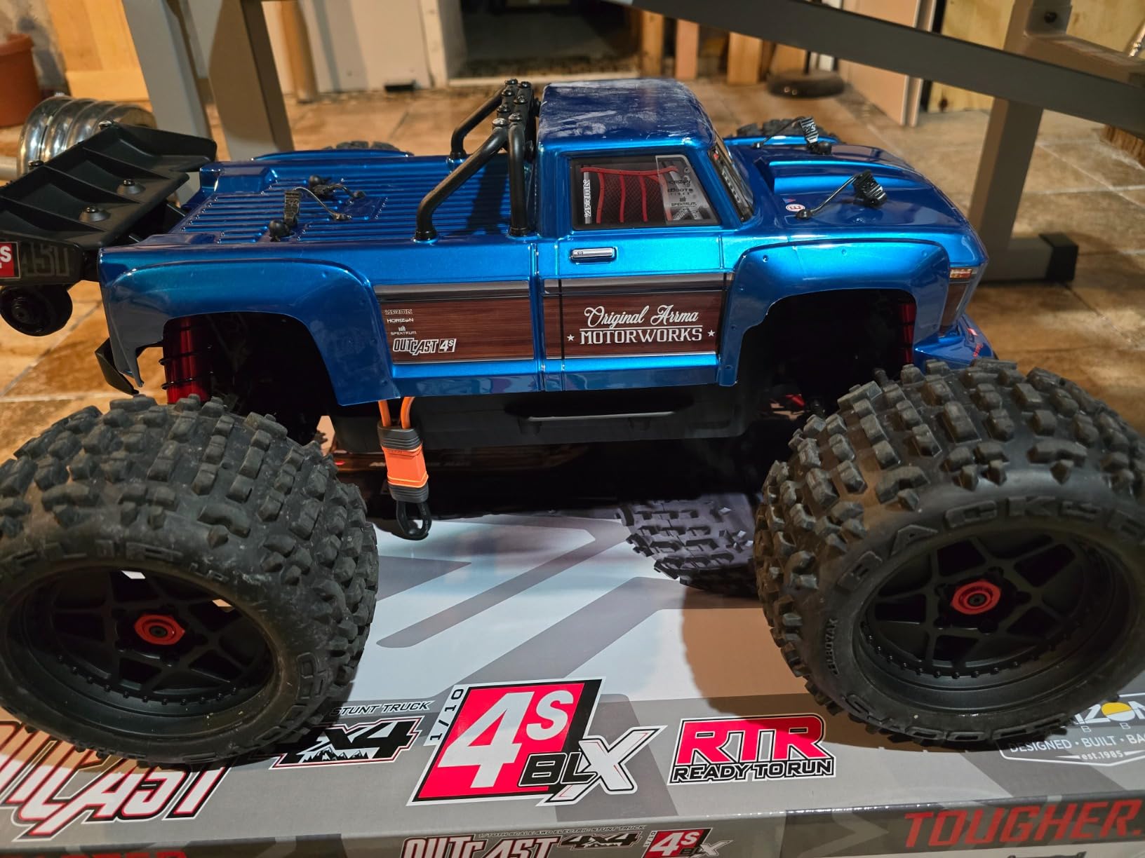 ARRMA RC Truck Outcast 4X4 4S BLX 1/10TH 4WD Stunt Truck RTR (Battery and Charger Not Included), Gunmetal, ARA4410V2T3 customer photo 2