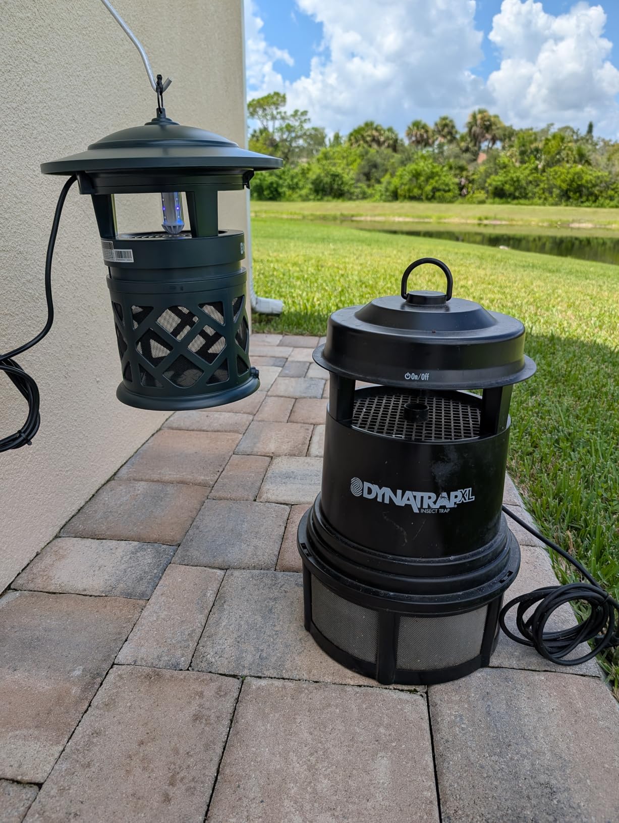 Dynatrap DT2030SR Fly Traps Outdoor - Mosquito & Flying Insect Killer for 1 Acre – Kills Mosquitoes, Flies, Gnats, Wasps - Bug Zapper Alternative - Black customer photo 1
