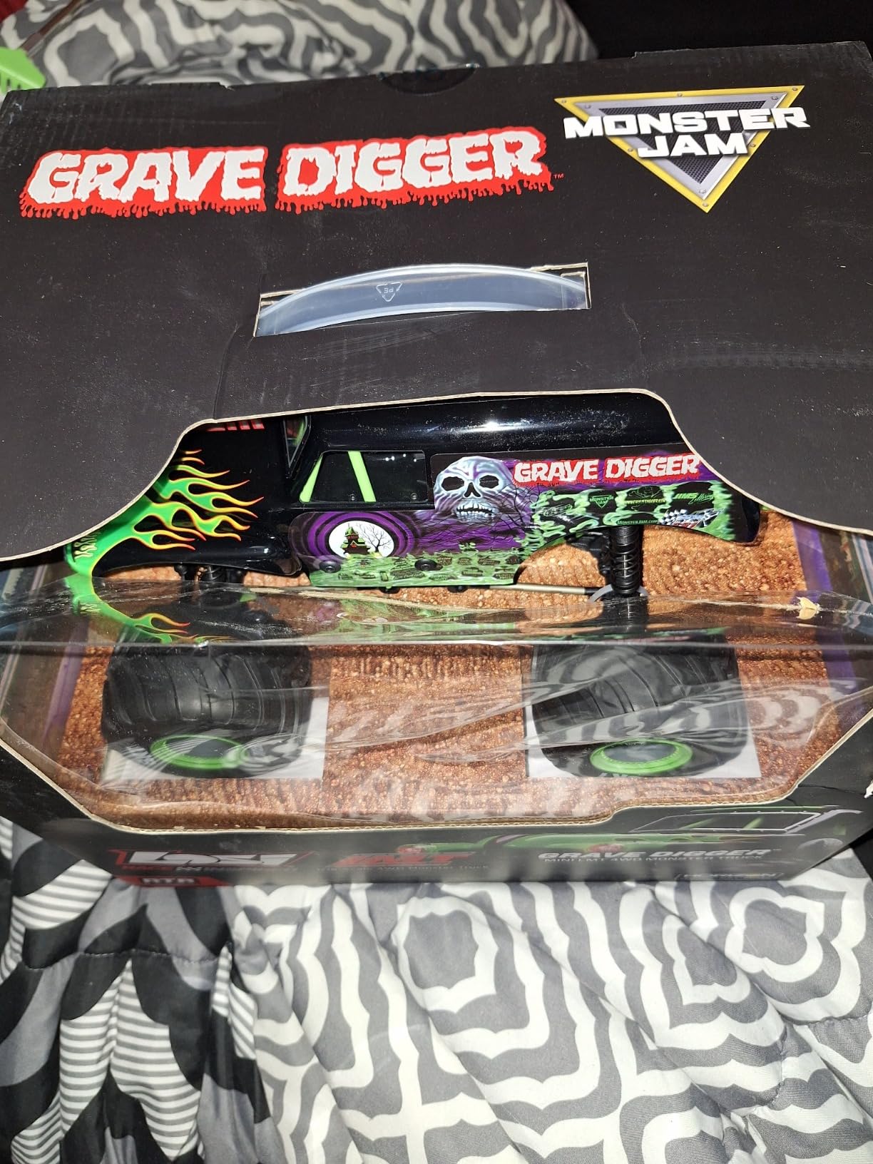 Losi 1/18 Mini LMT Grave Digger 2S 4X4 RTR Brushed Monster Truck Battery & Charger Included Green LOS01026T1 customer photo 2