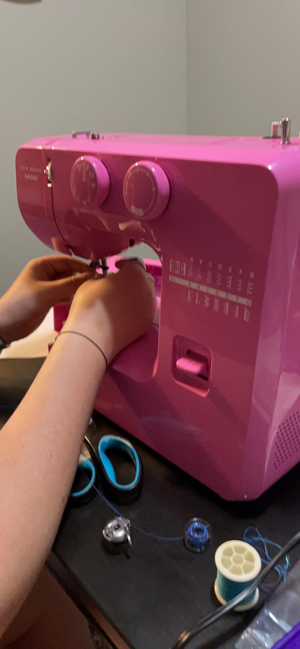 Janome Lovely Lilac Easy-to-Use Sewing Machine with Interior Metal Frame, Bobbin Diagram, Tutorial Videos, Made with Beginners in Mind for Garments, Patchwork, Light Quilting customer photo 1