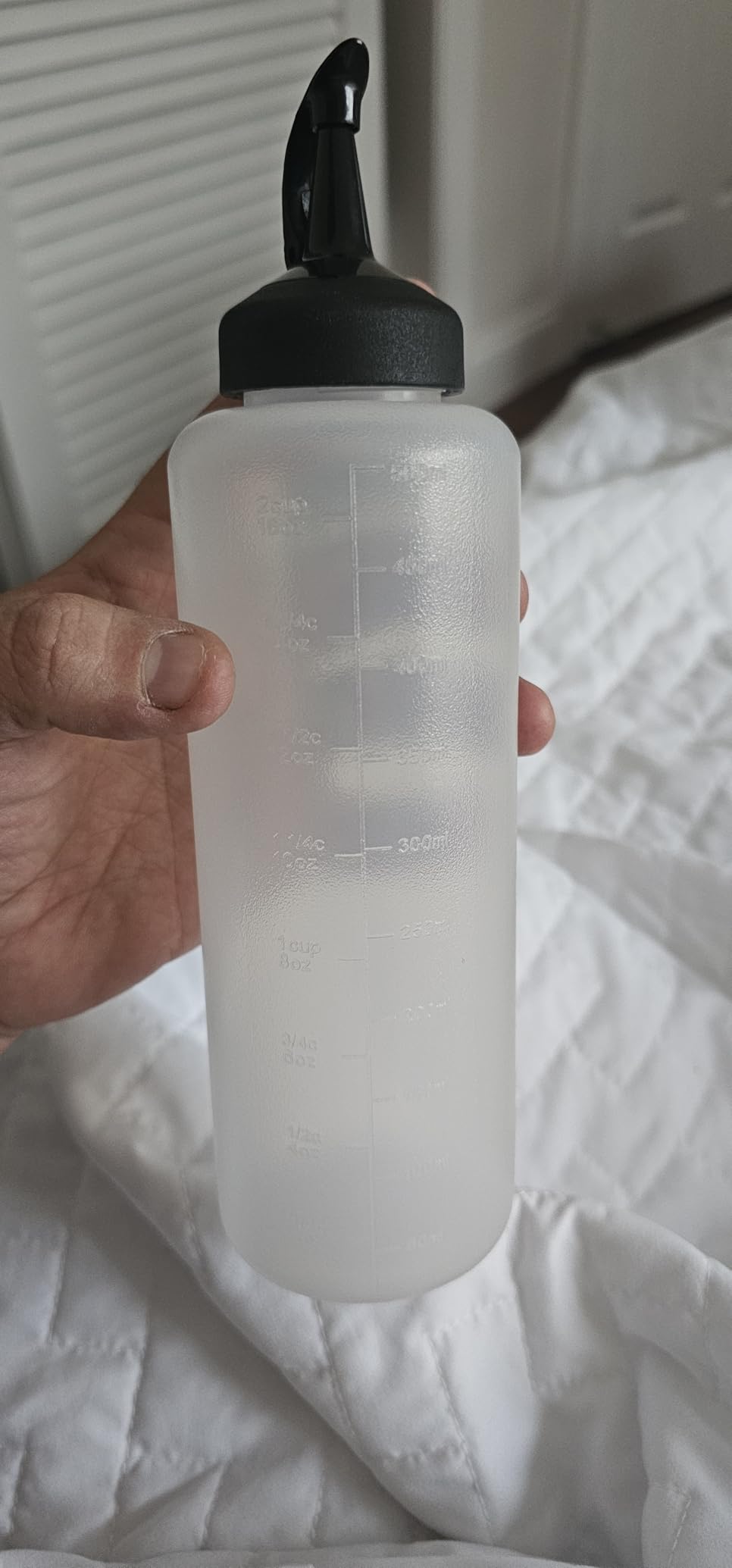6 Pack Condiment Squeeze Bottles - 8 Oz Squirt Bottles with Leak Proof Snap Cap, Easy Pour Sauce Bottles for Liquids, Ketchup, Oil customer photo 2