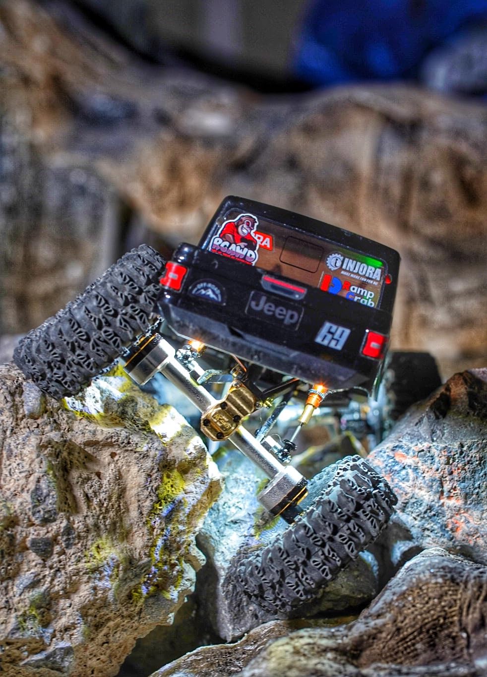 Axial SCX24 Jeep Gladiator RC Truck 4WD Rock Crawler Green AXI00005V2T3 customer photo 2