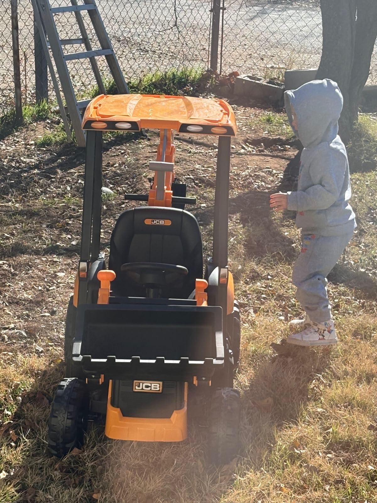 12V JCB Ride On Excavator, Ride on Toys for Kids 4-8, Electric Car for Kids with Tractor, Bulldozer, Digging Arm, Backhoe Loder with Slow Start/Stop, Adjustable Speeds (Excavator, Yellow with Roof) customer photo 1
