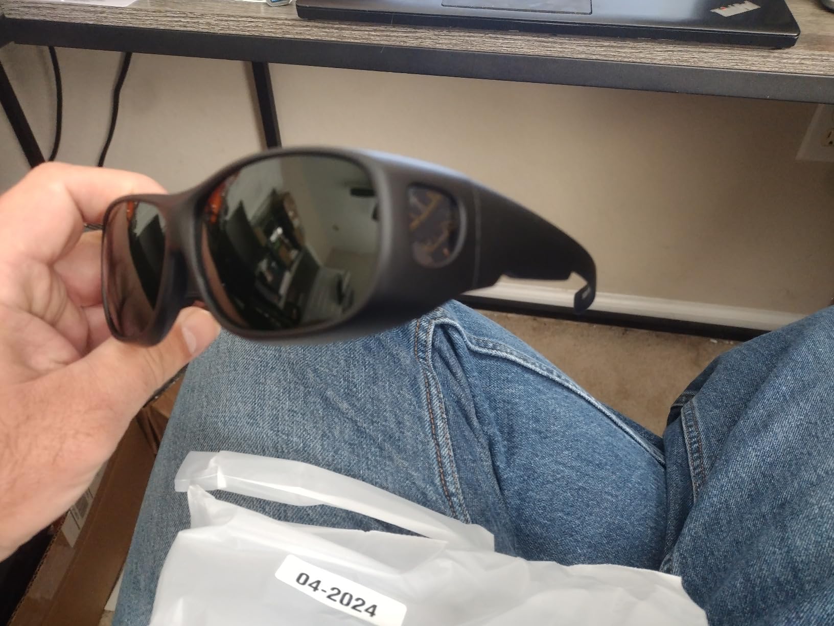 antools IR 5.0 Welding Glasses, Wrap-around Welding Goggles, Anti-scratch Welding Lens, UV Protection, Meet ANSI/ISEA, OSHA, Black customer photo 2
