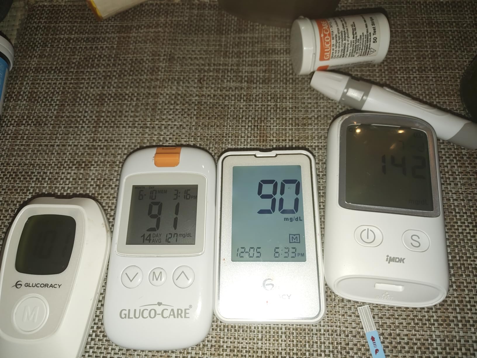 IMDK Blood Glucose Monitor Kit, Clinically Accurate Blood Sugar Test Kit with 100 Glucometer Strips, 100 Lancets and 1 Lancing Devices, No Coding Required & Large Screen customer photo 1