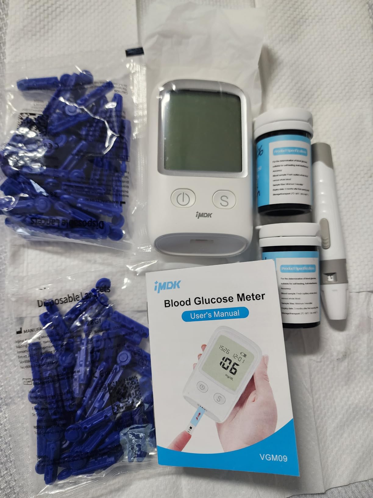 IMDK Blood Glucose Monitor Kit, Clinically Accurate Blood Sugar Test Kit with 100 Glucometer Strips, 100 Lancets and 1 Lancing Devices, No Coding Required & Large Screen customer photo 2