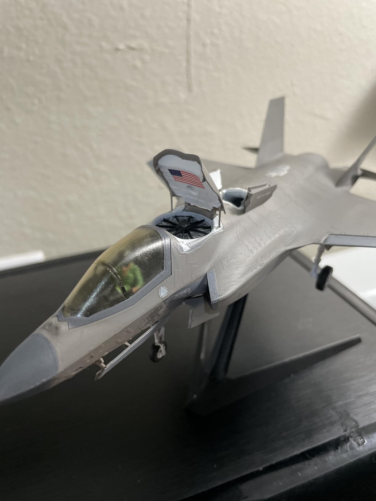Tamiya 60793 1:72 F-35B Lightning II - Faithful Replica, Plastic Kit, Crafts, Model Kit, Assembly, Unpainted customer photo 1