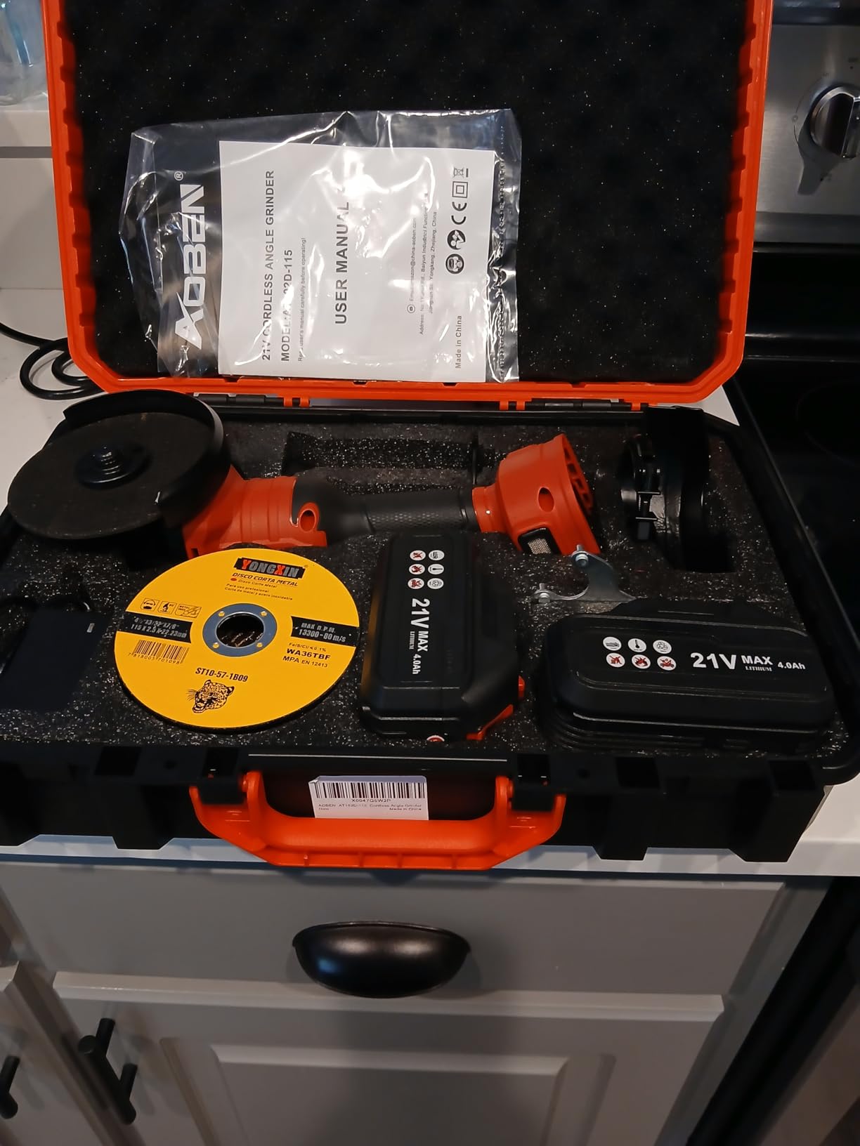 AOBEN Cordless Angle Grinder 4-1/2 inch, 21V Battery Grinder Kit, Power Electric Cut Off Tool, Brushless Motor, 2x4.0Ah Battery & Charger, for Metal Cutting, Grinding, Polishing customer photo 1