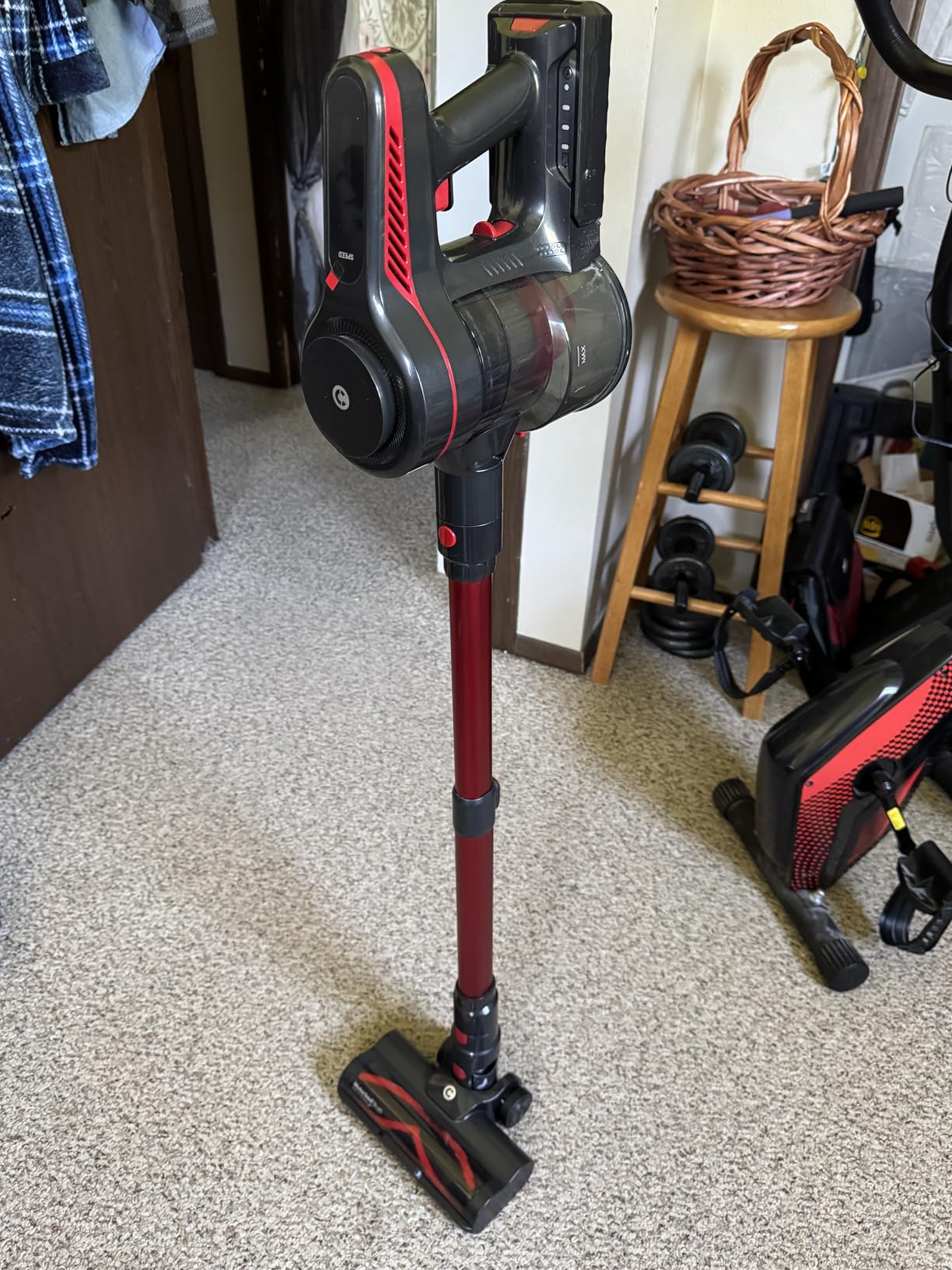 CHEBIO Lightweight Cordless Vacuum Cleaners for Home, Stick Vacuum Cordless Rechargeable with 45kPa Suction,45-Min Run,Anti-Tangle and Self-Stand, 6 in 1 Hardwood Vacuum Cleaner (red) customer photo 1