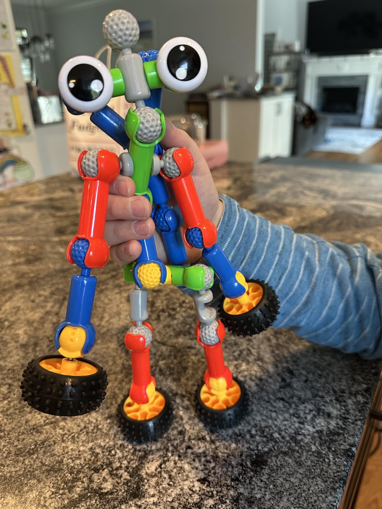 Huaker STEM Building Toys for 3 4 5 6 7 8 Year Old Boys Girls Birthday Gift customer photo 1