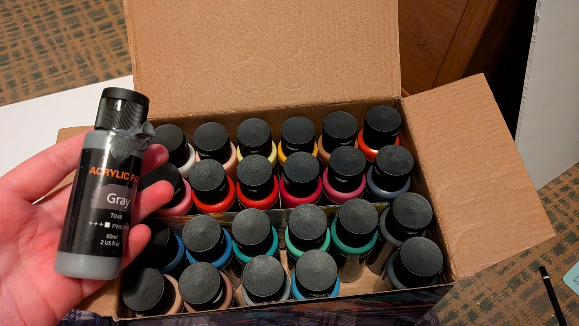 TMOL Acrylic Paint Set, 24 Colors (2 oz/Bottle) with 12 Art Brushes, Art Supplies for Painting Canvas, Wood, Ceramic & Fabric, Rich Pigments Lasting Quality for Beginners, Professional customer photo 1