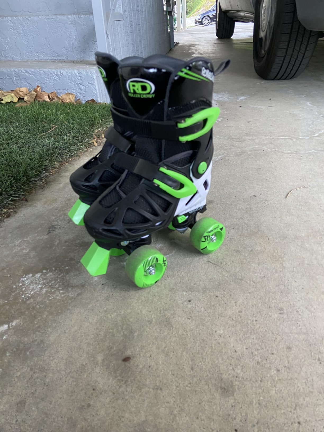 Roller Derby Trac Star Adjustable Skates for Kids, Beginners customer photo 2