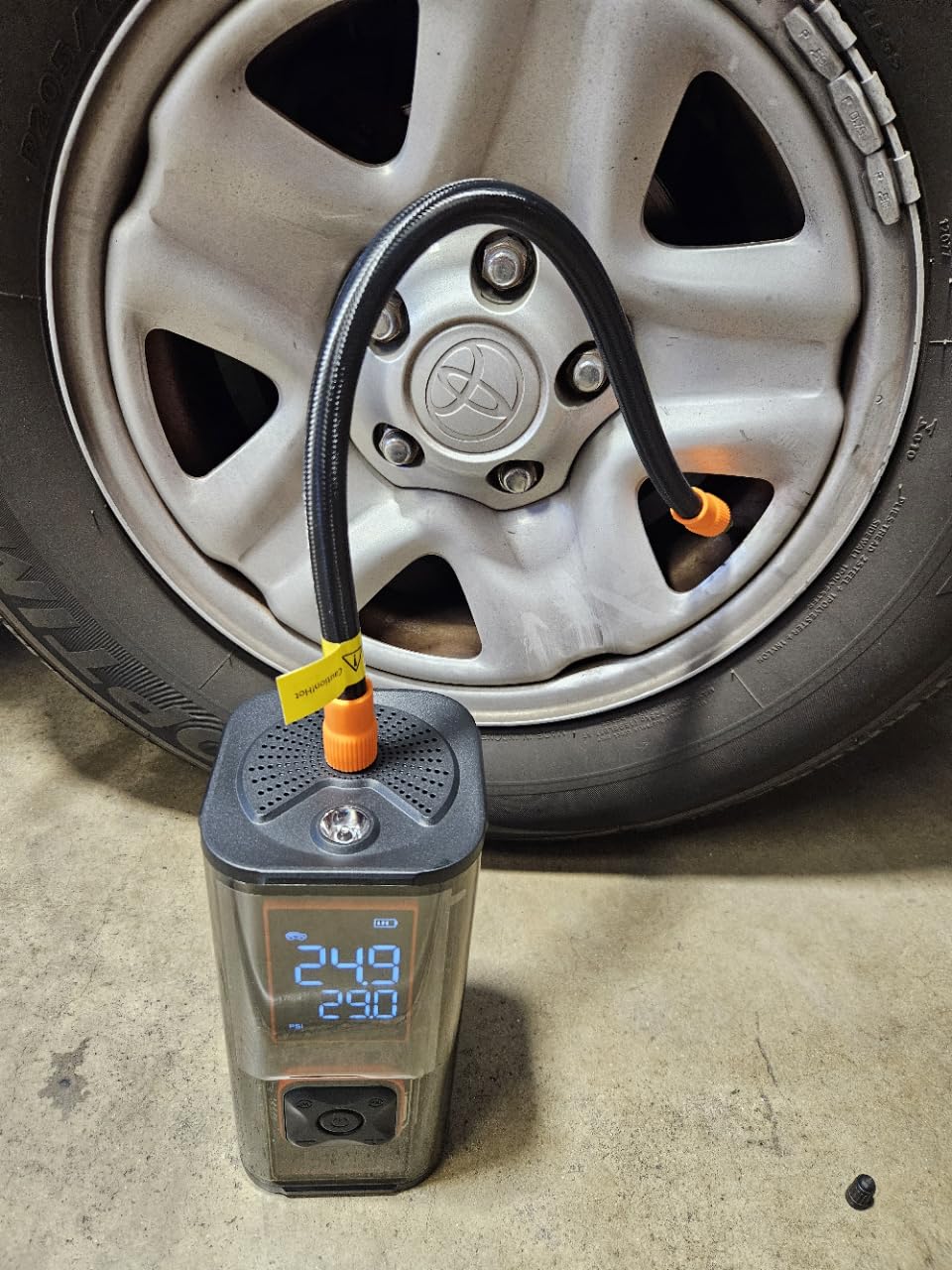 WOLFBOX 150PSI Heavy Duty Tire Inflator Portable Air Compressor,Double- cylinder 45LPM Fast Air Pump for Car Tires,3.5'' LED Display,20'' Hose,Air Compressor for Car,Pickup Truck,Bike customer photo 1